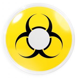 Das Produktfoto zeigt unsere Crazy gelbe Farbige Kontaktlinse Biohazard in einem echten Auge